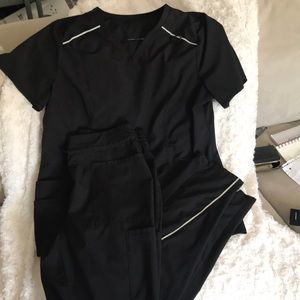 Jaannu black scrub set